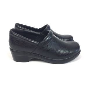 Yuu Bethanee slip on clogs nursing, office